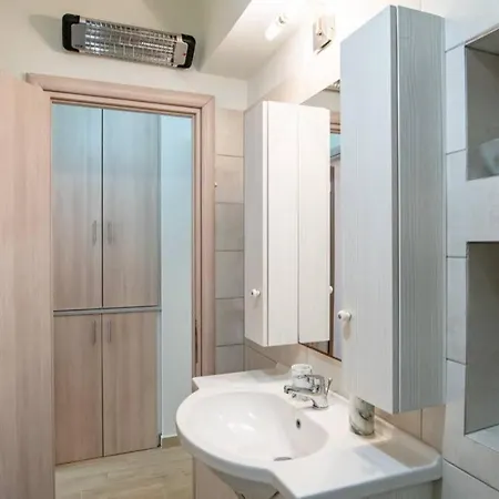 Contessa Elli Residences Apartamento *